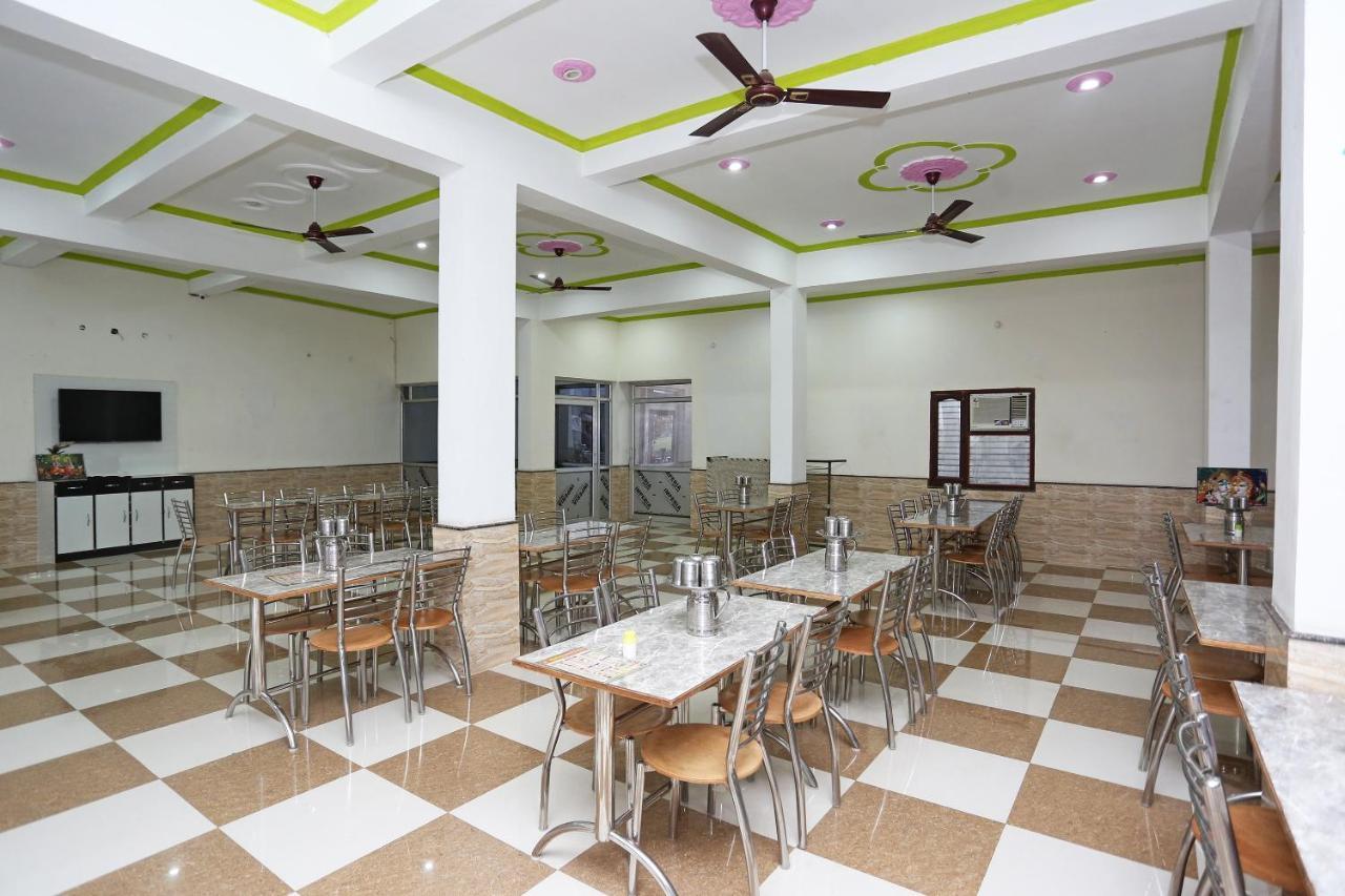 Oyo 29517 Hotel Barsana Palace Chhata Eksteriør billede