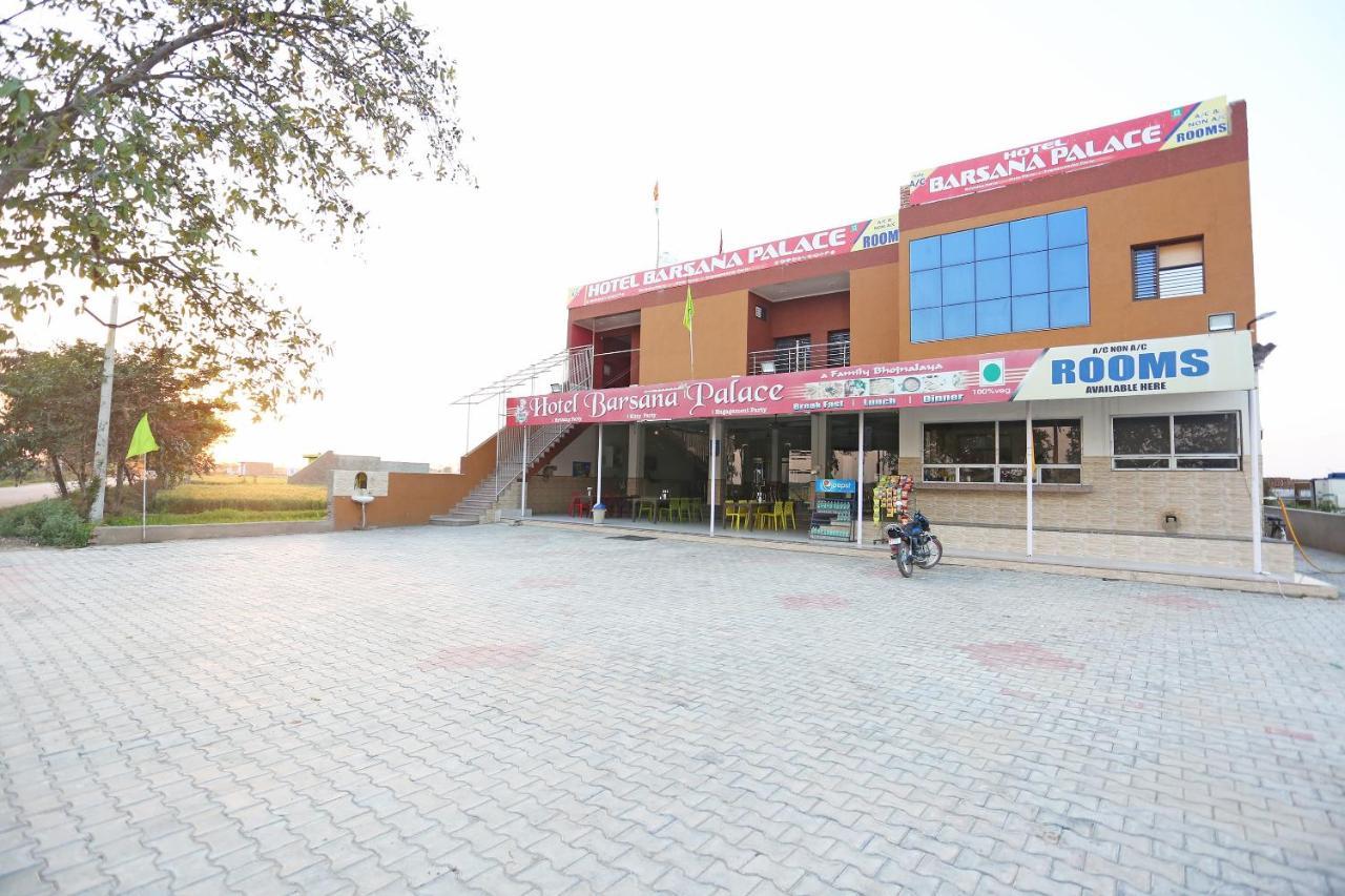 Oyo 29517 Hotel Barsana Palace Chhata Eksteriør billede