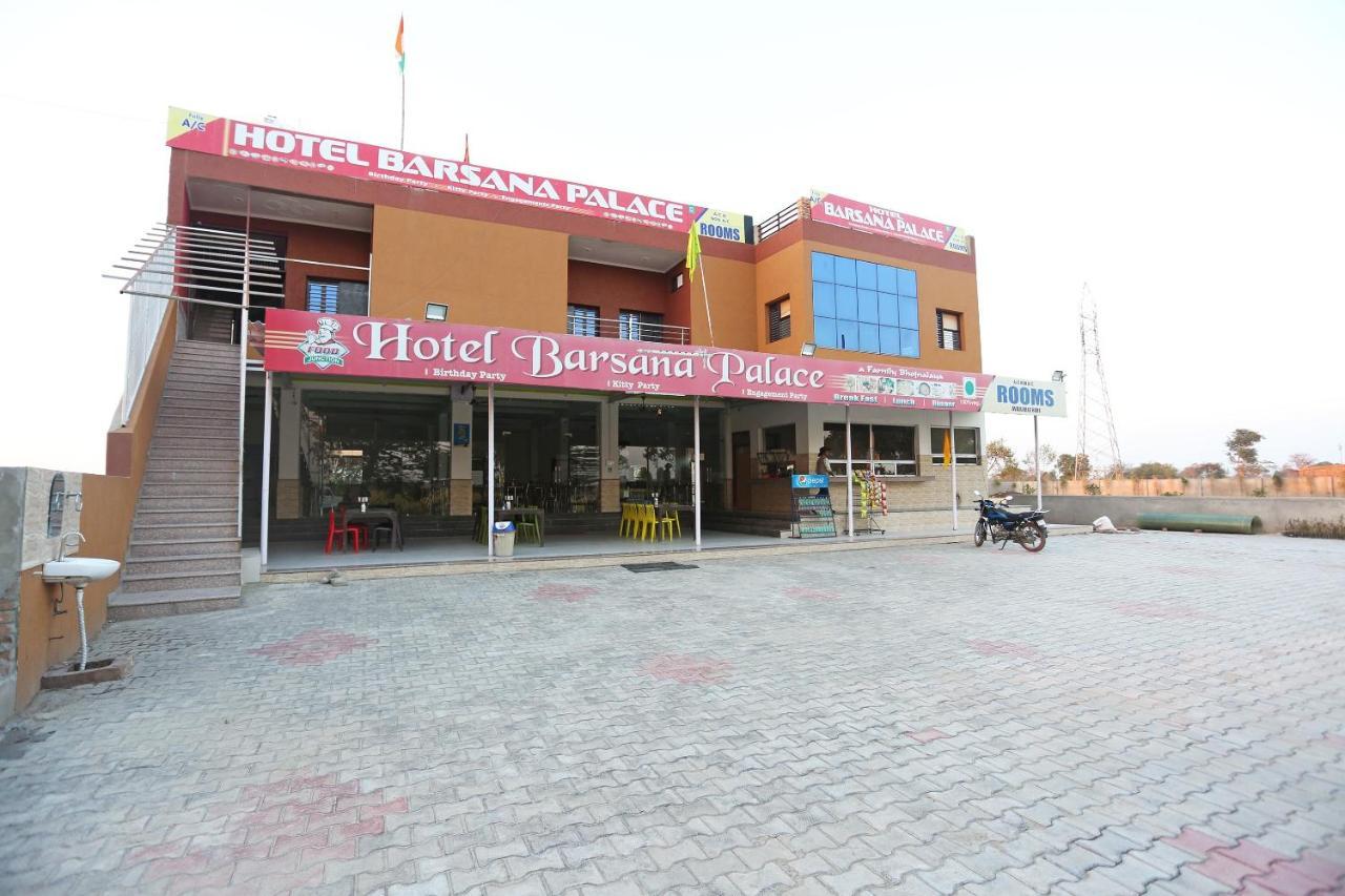Oyo 29517 Hotel Barsana Palace Chhata Eksteriør billede